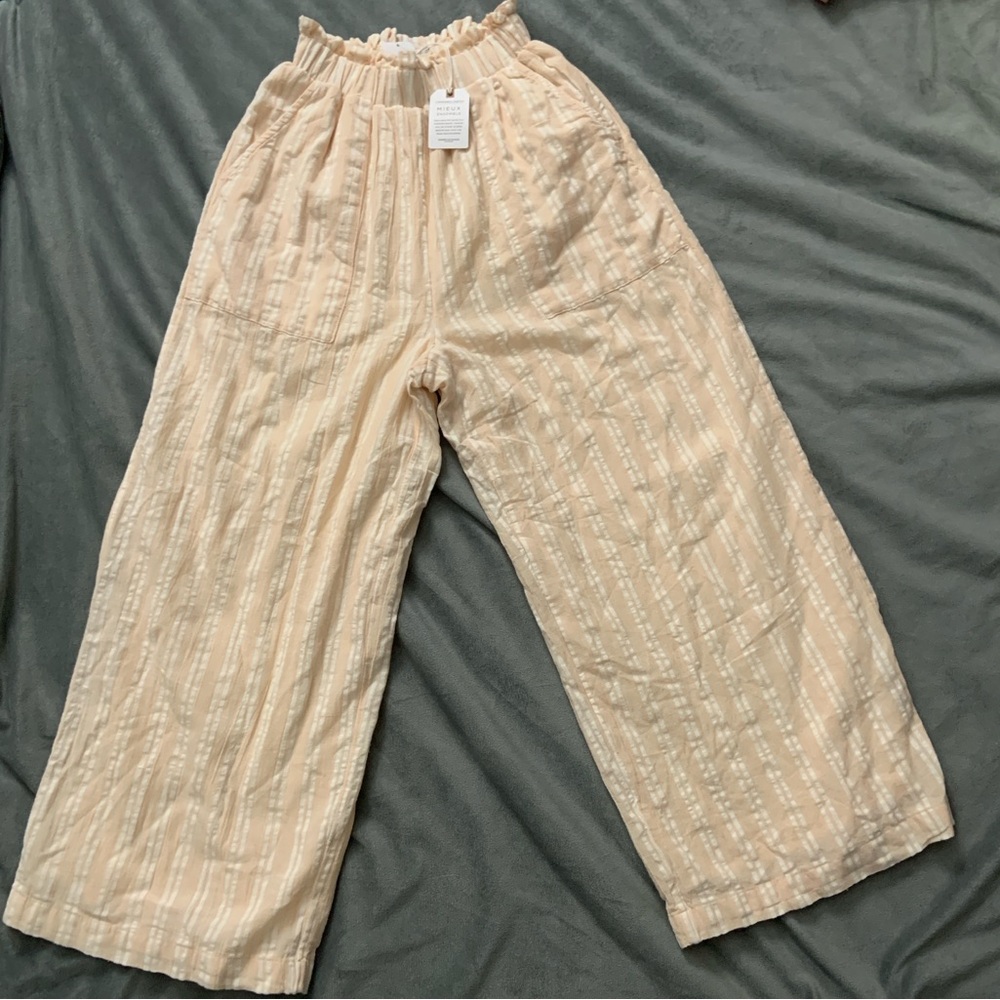 NWT-American Eagle Outfitters size: XS